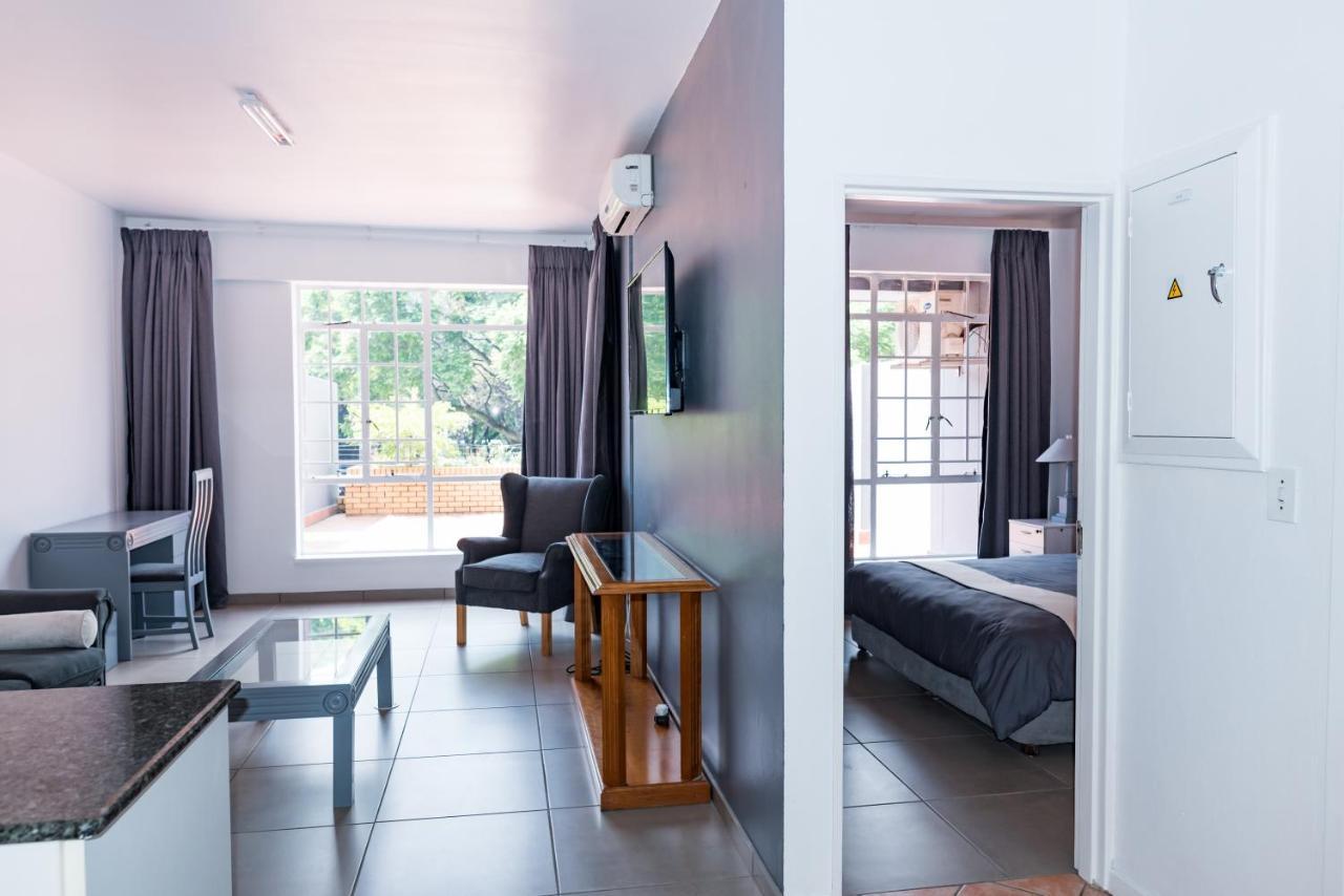 The Jack Rose Hotel, Rosebank, Gautrain โจฮันเนสเบิร์ก ภายนอก รูปภาพ